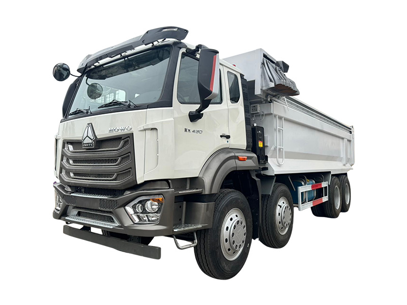 Camion &agrave; benne basculante 8x4 HOWO NX